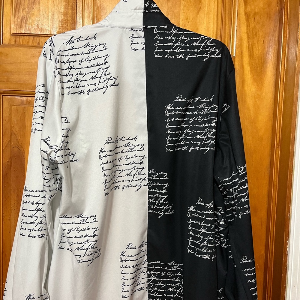 Black/White button up blouse